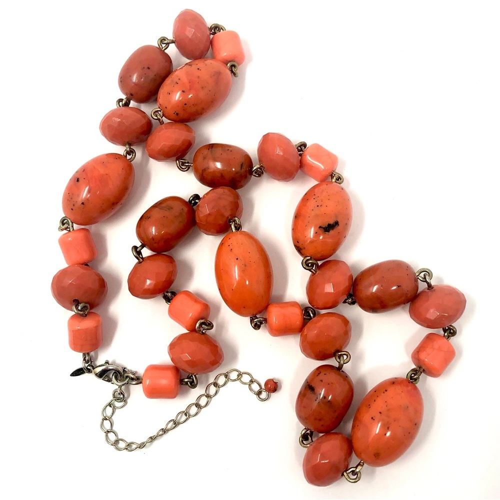 Avon Fiji Bliss faux coral bead necklace - 26" long with 3" extender